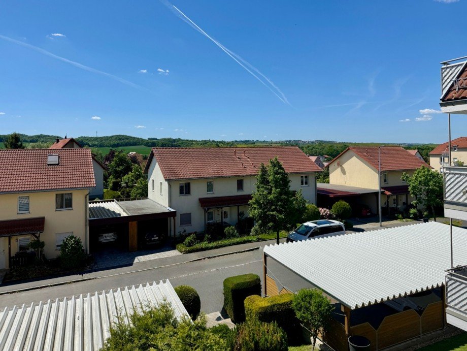 Toller Blick aus den Fenstern und vom Balkon Etagenwohnung Dohma