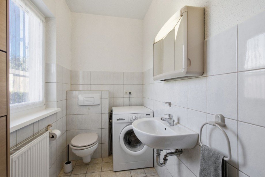 G�ste-WC im Erdgeschoss Einfamilienhaus Lohmen