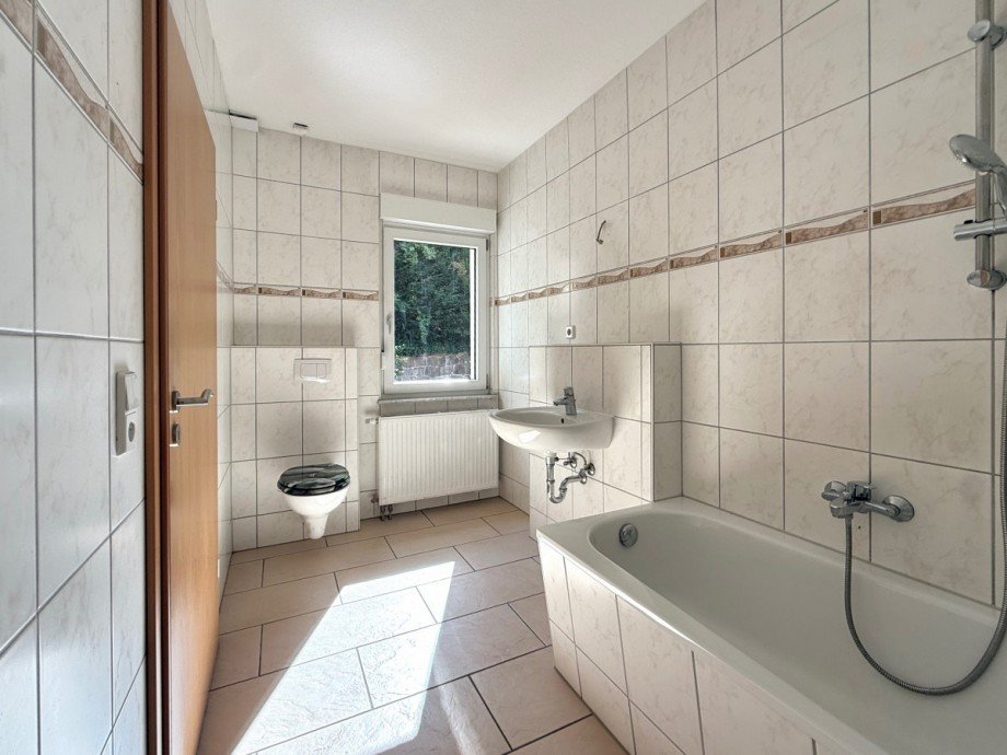 Badezimmer Wohnung 2 Mehrfamilienhaus Bad Gottleuba-Berggie�h�bel