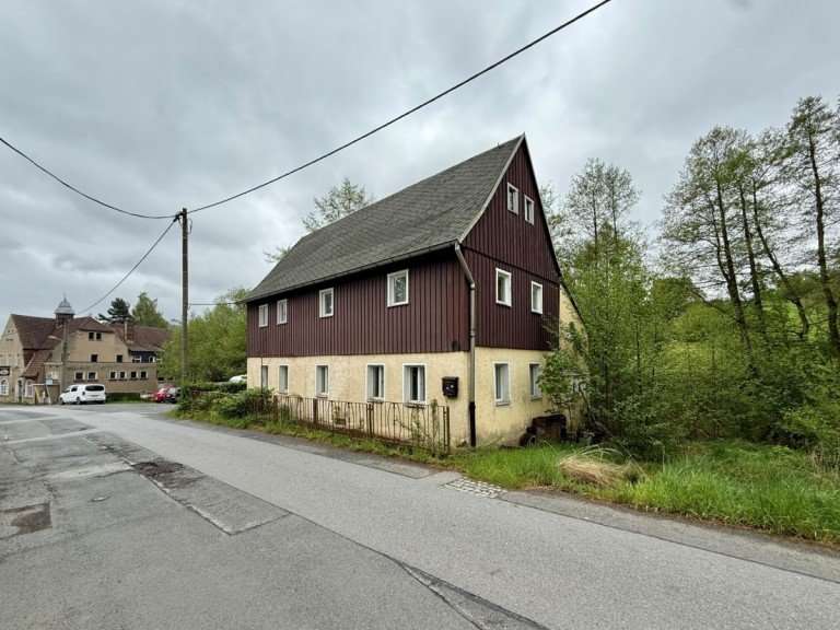 Au�enansicht des Hauses Struppen Einfamilienhaus Schnuckeliges Haus zur Sanierung in Th�rmsdorf