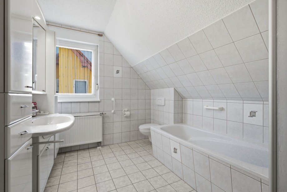 Badezimmer im Obergeschoss Einfamilienhaus Lohmen