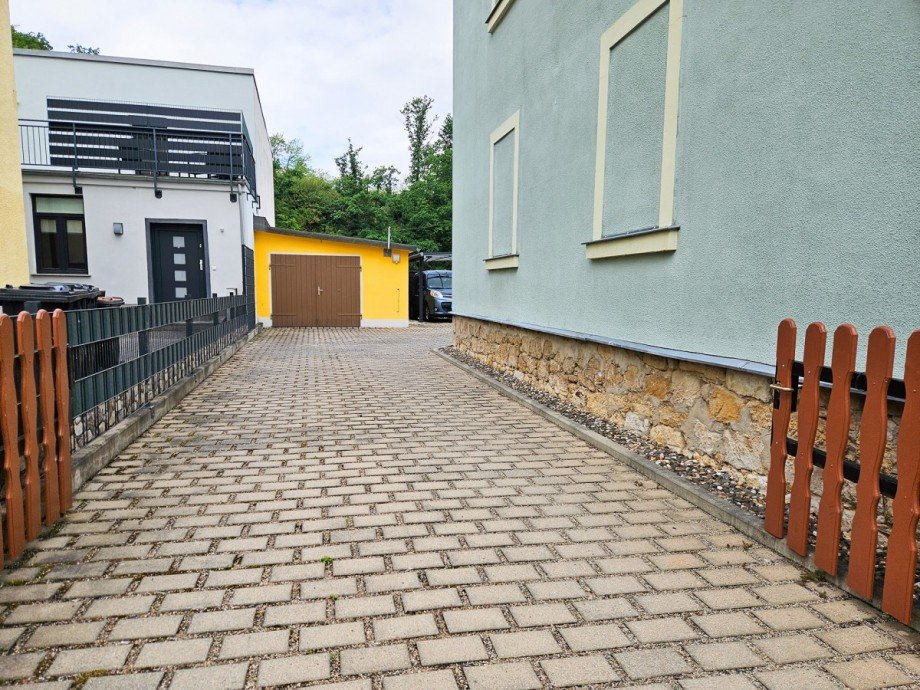 Einfahrt Mehrfamilienhaus Dohna