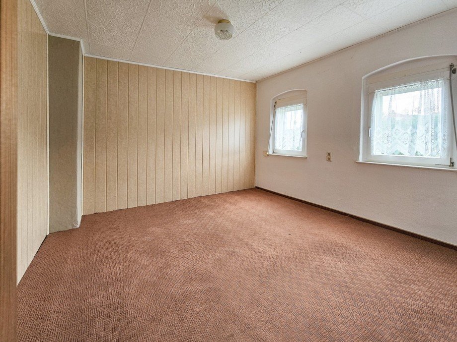 Schlafzimmer Dachgeschoss Rechts Mehrfamilienhaus Dohna