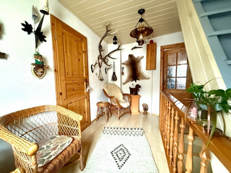 Flur mit Treppe zum Dachboden Reihenmittelhaus Altenberg