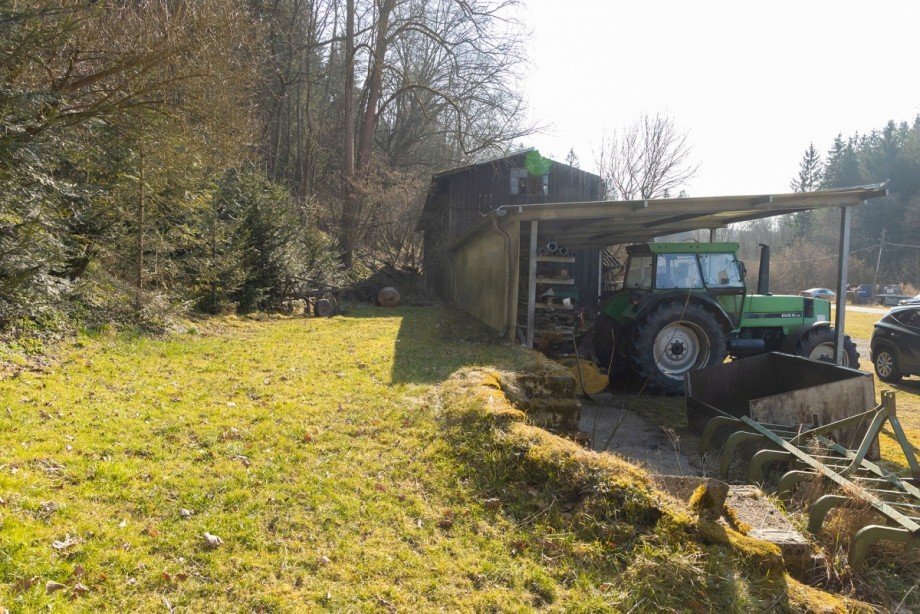 Grundst�ck mit Carport Mehrfamilienhaus Bad Gottleuba-Berggie�h�bel