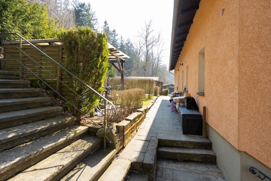 Zugang Wohnungen Mehrfamilienhaus Bad Gottleuba-Berggie�h�bel