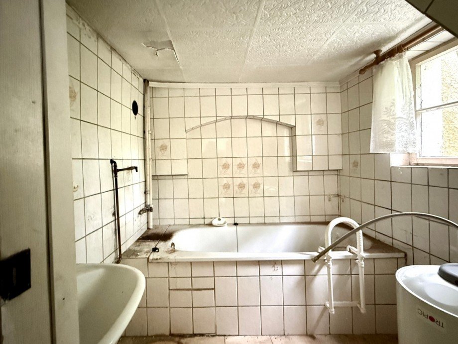 Bad mit Wanne Einfamilienhaus Struppen