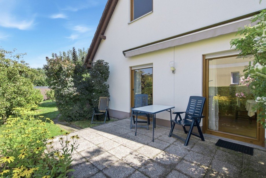 Terrasse mit gro�er Markise zum Entspannen Einfamilienhaus Lohmen